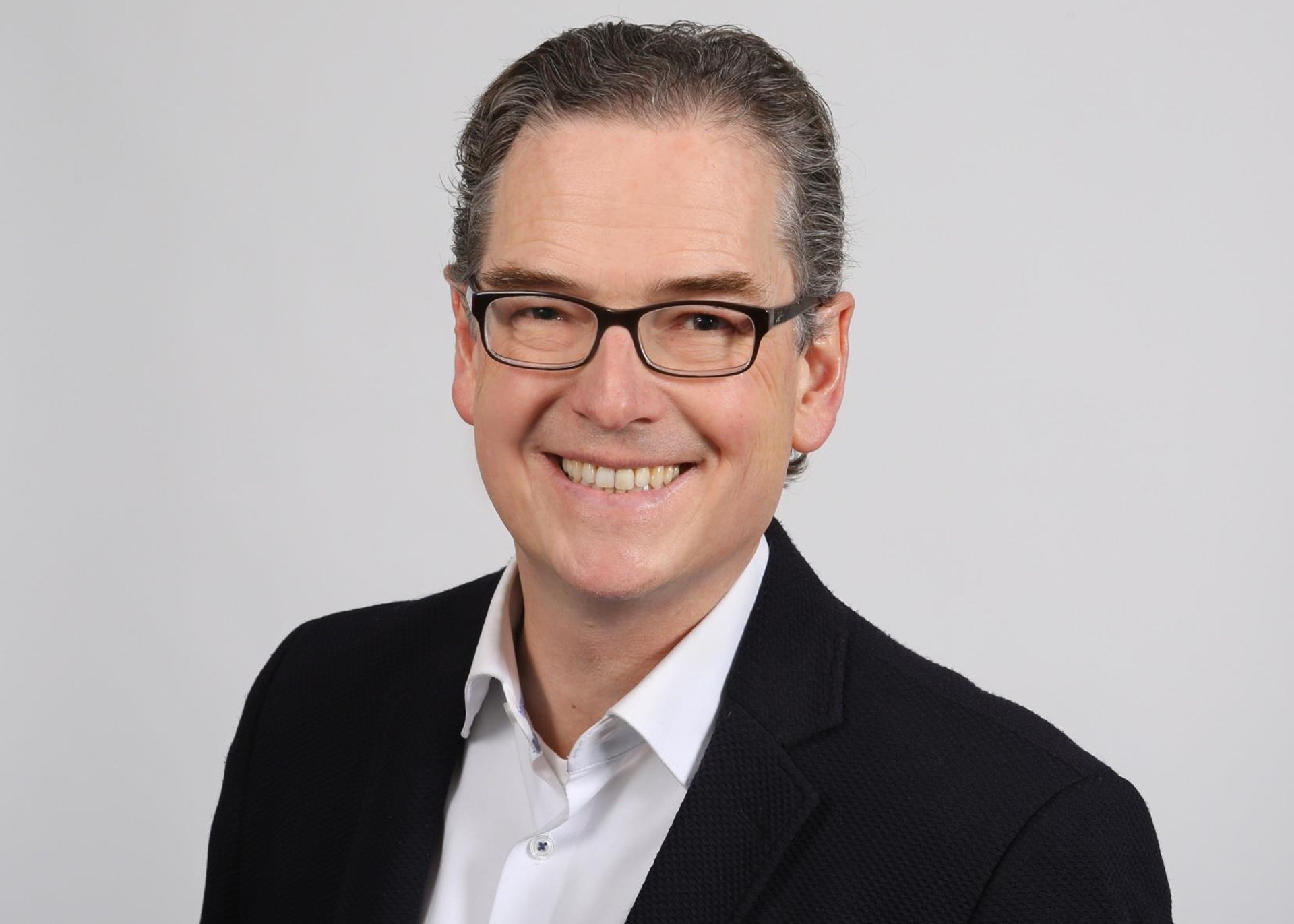 Porträtfoto Dr. Thomas Günther