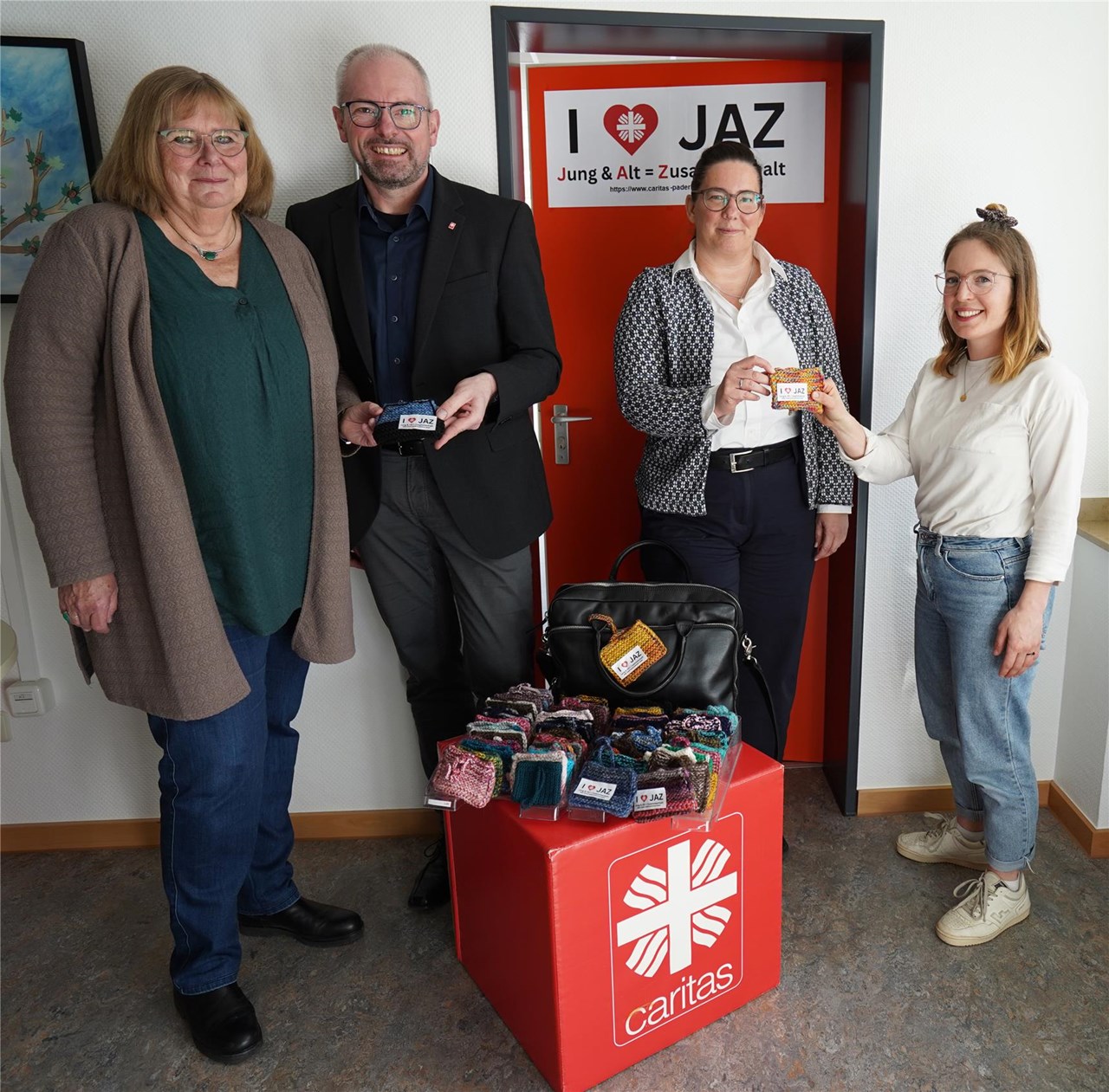 Die Diözesan-Caritasdirektoren Ralf Nolte und Esther van Bebber treten ein für den Zusammenhalt von Jung und Alt.
